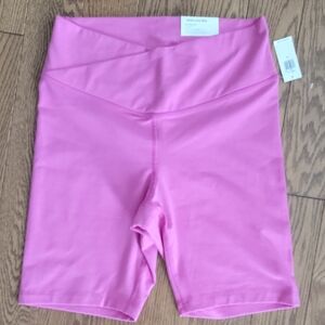 Old Navy NWT Powerchill High Rise 8" Bike Short